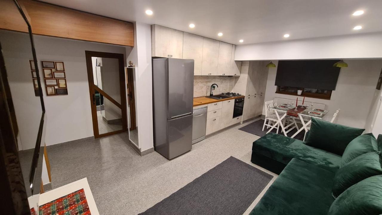 La Fluturi Apartament Apartment Suceava Exterior photo